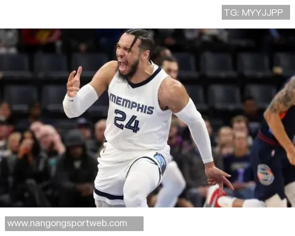 狄龙首节表现抢眼出战9分钟贡献7分助力球队进攻火力提升 狄龙首节表现抢眼出战9分钟贡献7分助力球队进攻火力提升