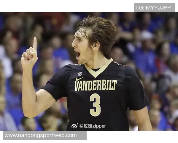 内线核心表现出色科内特半场高效贡献8分4板1帽助球队领先